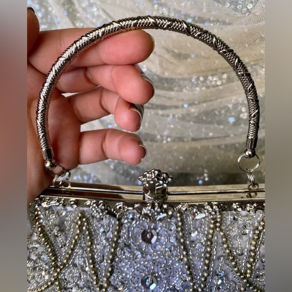 Elegant Silver Beaded Clutch with Crossbody Strap - Picture 5 of 14